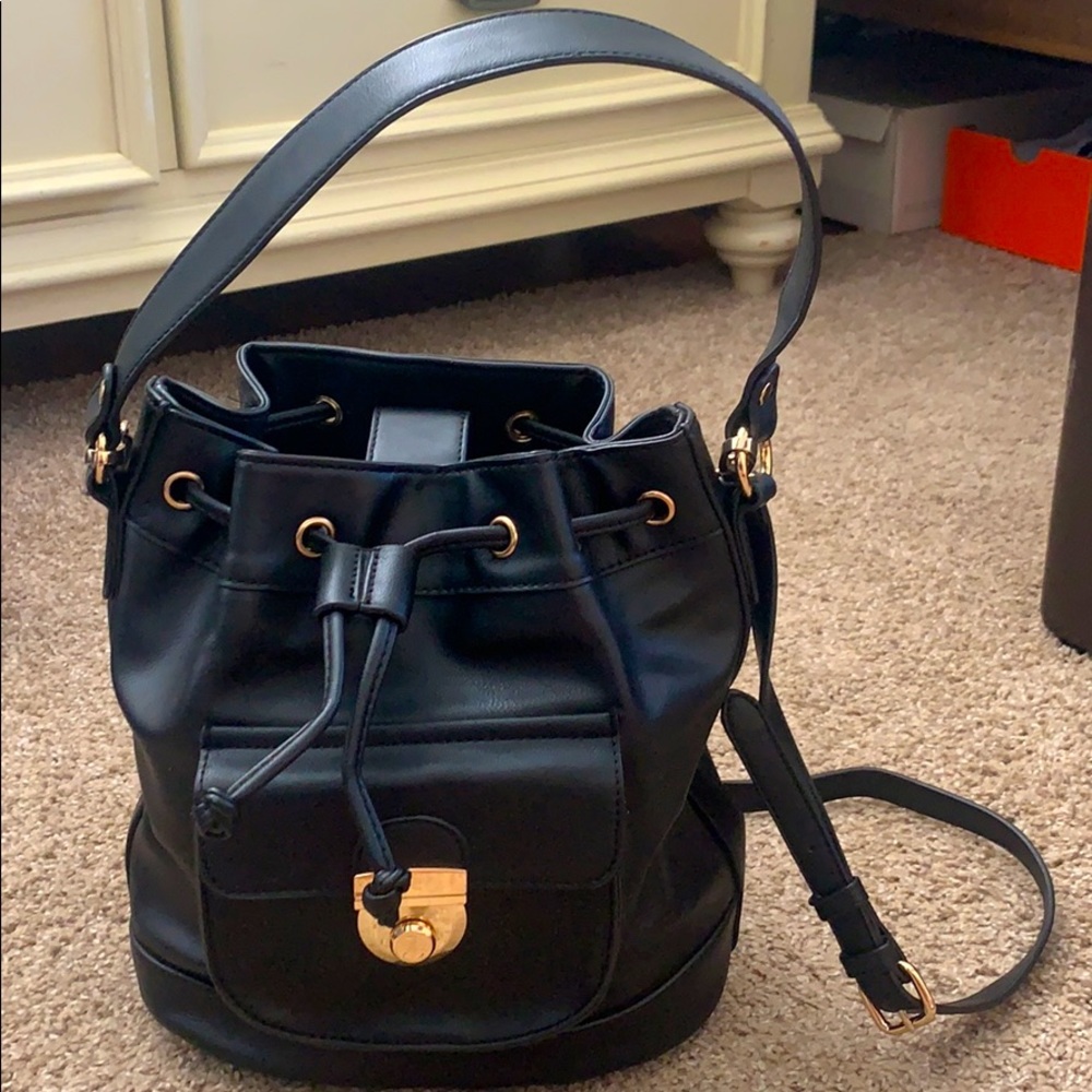 Black bucket bag with small and large strap